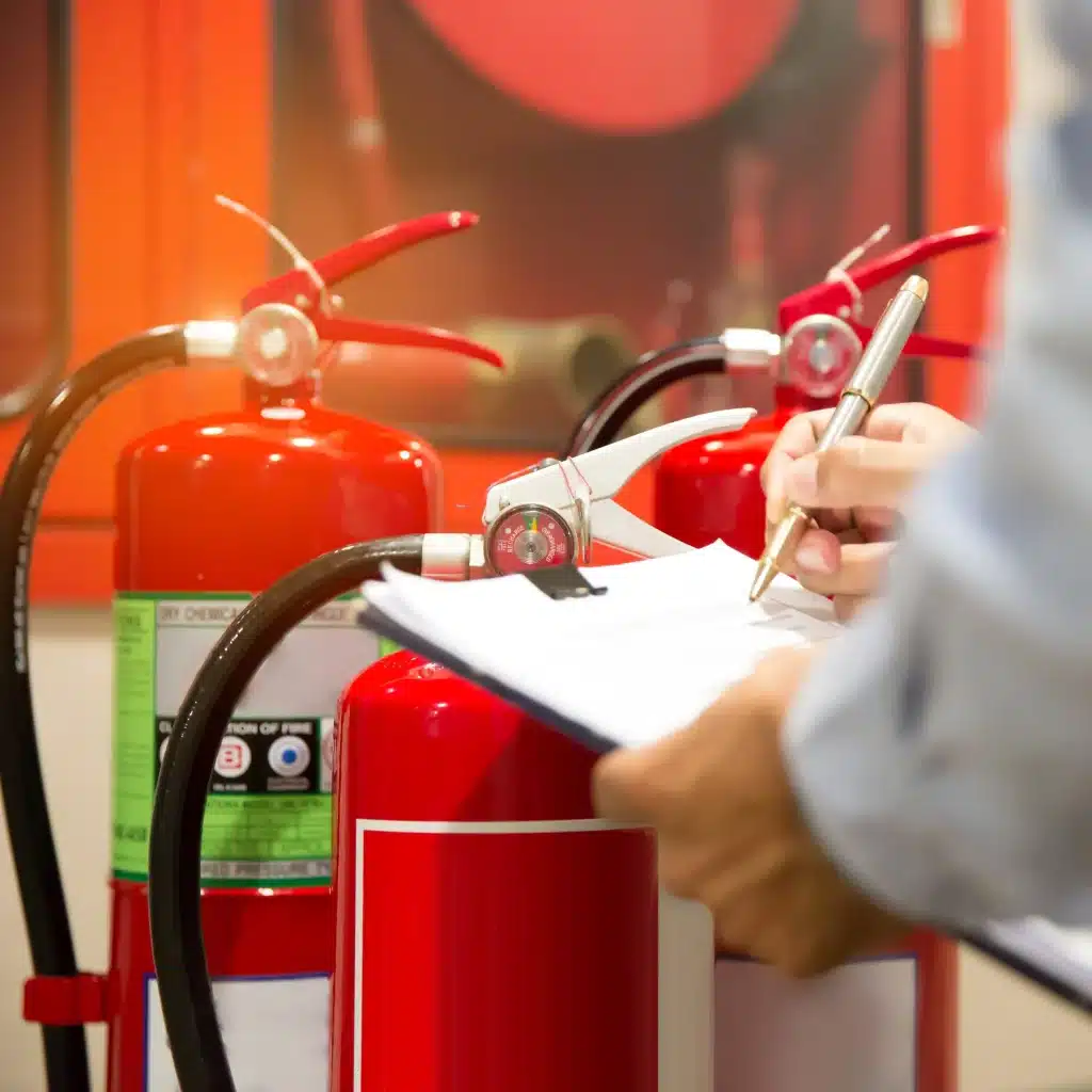 Cadru tehnic cu atribuții în domeniul prevenirii și stingerii incendiilor
